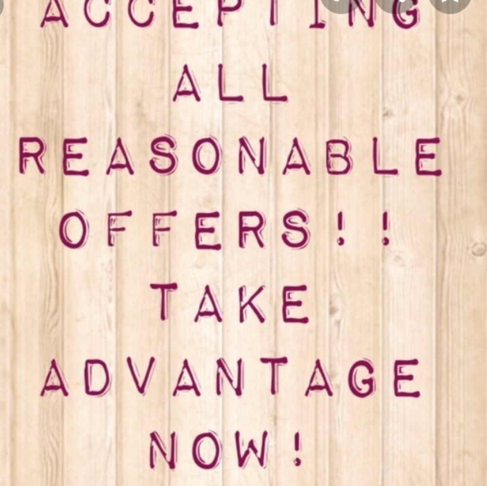 🎉ACCEPTING OFFERS🎉